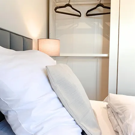 Seeliebe Schwerin - Pkw, Teilweise Mit Privater Sauna, Wlan, Xxl-balkon O Terrasse, Seeblick Apartment Schwerin (Mecklenburg-Vorpommern)