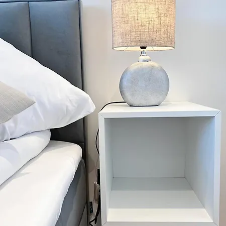 Seeliebe Schwerin - Pkw, Teilweise Mit Privater Sauna, Wlan, Xxl-balkon O Terrasse, Seeblick Apartment *