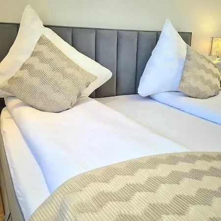 Seeliebe Schwerin - Pkw, Teilweise Mit Privater Sauna, Wlan, Xxl-balkon O Terrasse, Seeblick *