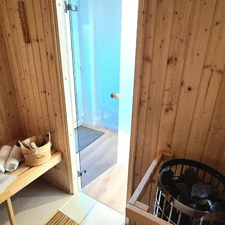 Seeliebe Schwerin - Pkw, Teilweise Mit Privater Sauna, Wlan, Xxl-balkon O Terrasse, Seeblick Apartment *